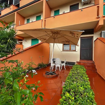 Casa Via Sicilia 5 *